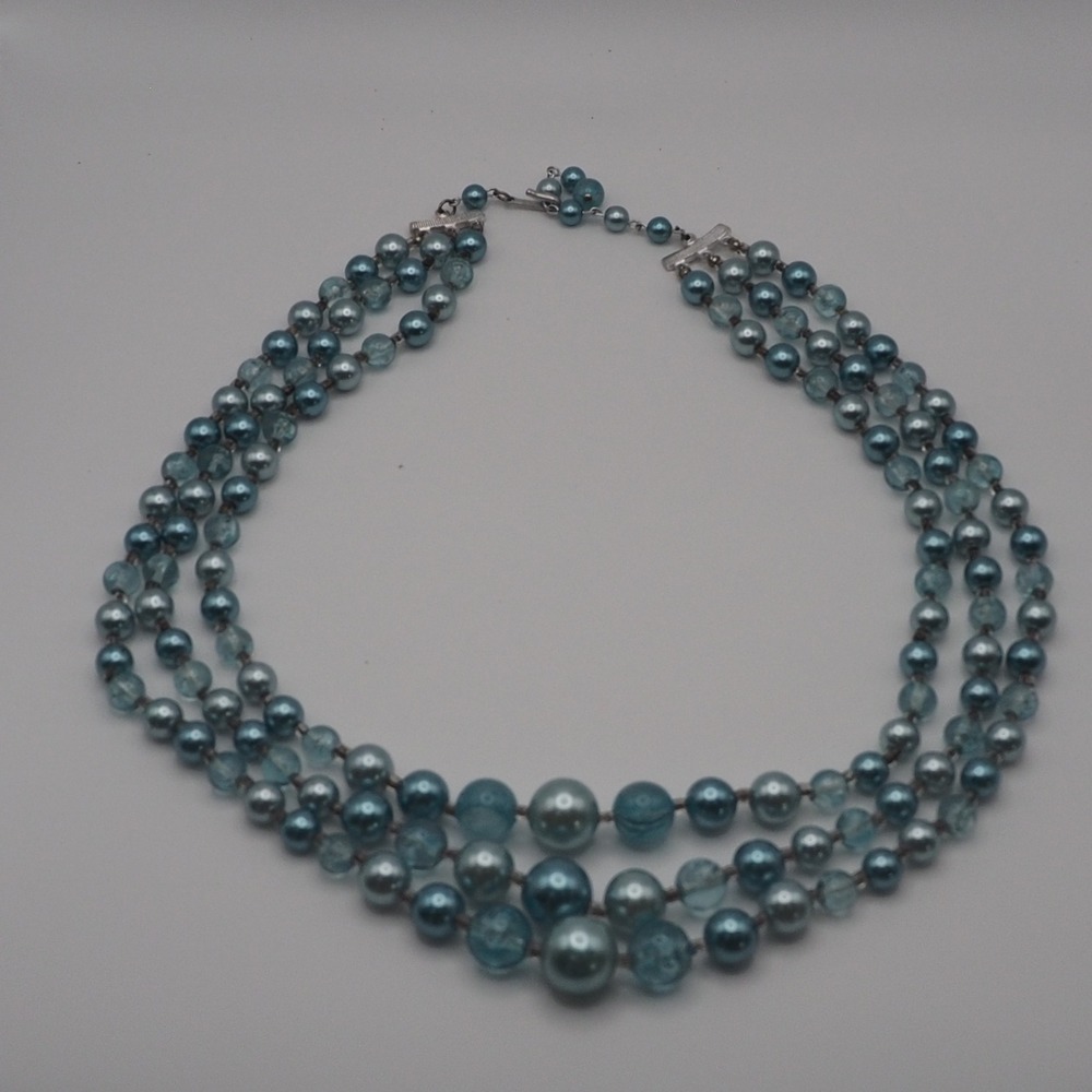 VTG Necklace Blue Shiny Faux Pearl Transparent Acrylic Bead Tiered Triple Strand